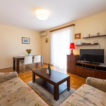 Apartamento Lucija